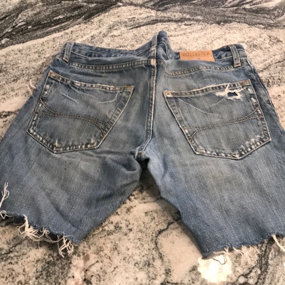 Mens Hollister distressed denim cut offs - Picture 4 of 4